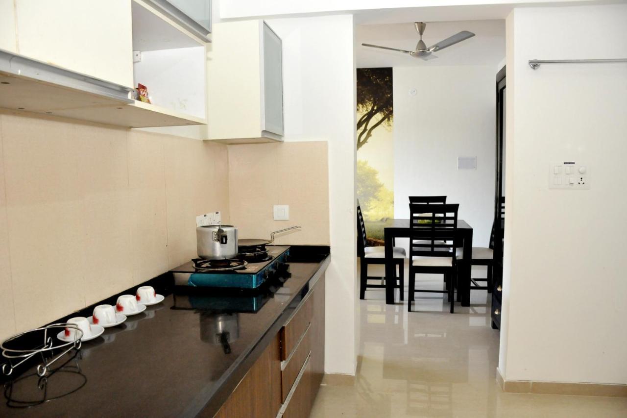 2Bhk Lake View Apartment 라바사 외부 사진