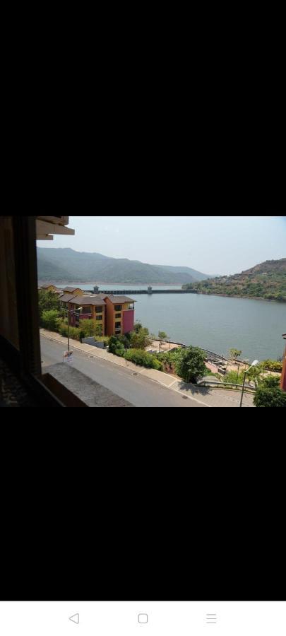 2Bhk Lake View Apartment 라바사 외부 사진